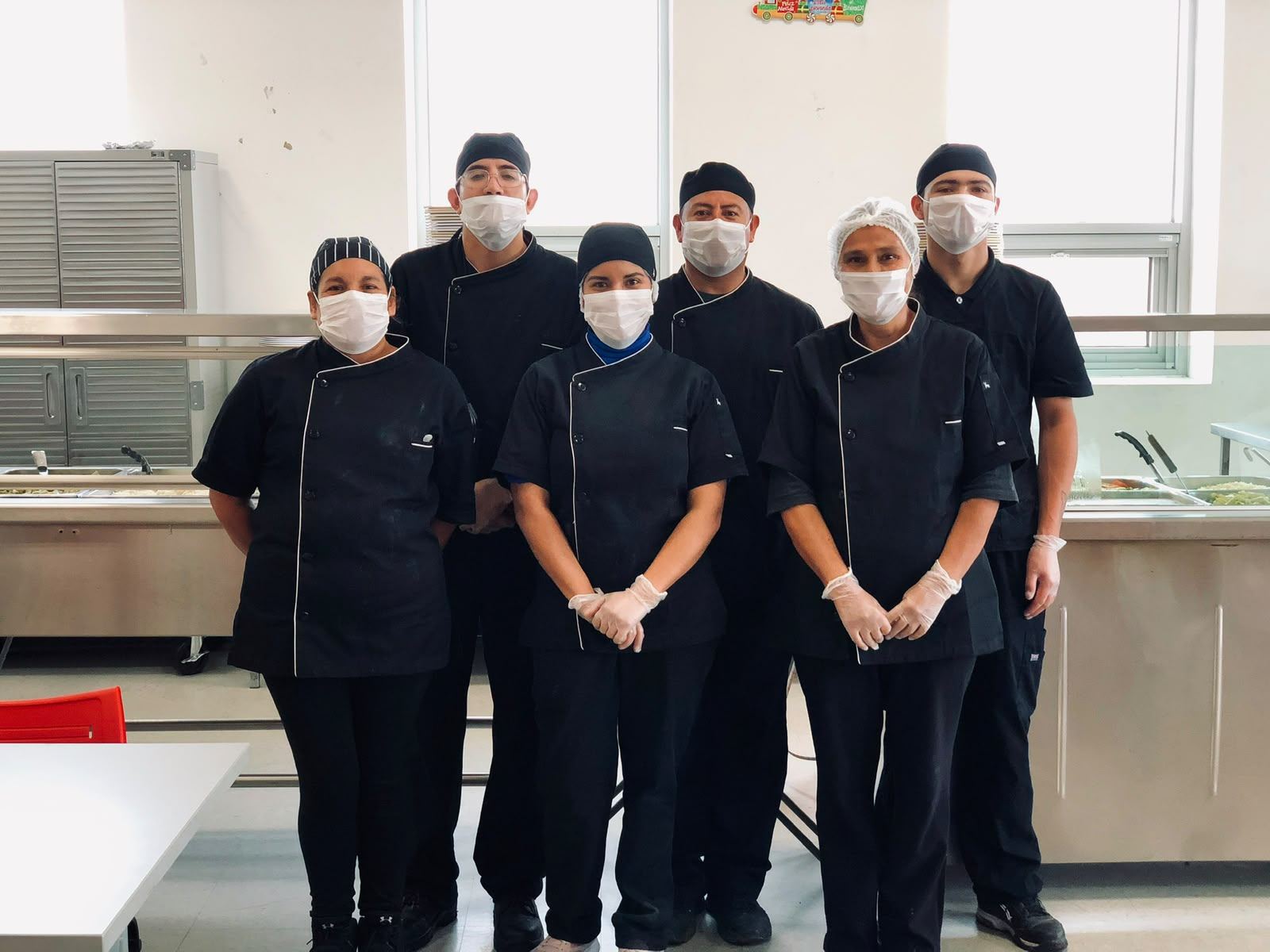 Equipo de Grupo Rico, personal uniformado y certificado